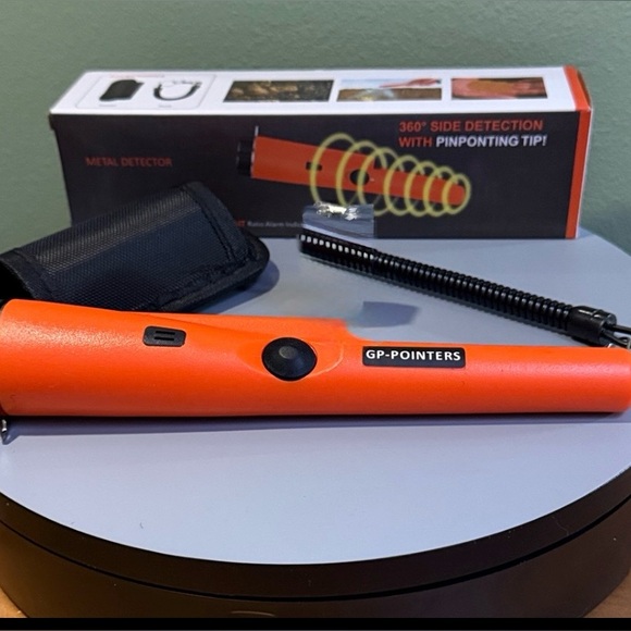 Portable Handheld Metal Detector with Pinpointing Tip - NIB - Picture 9 of 9